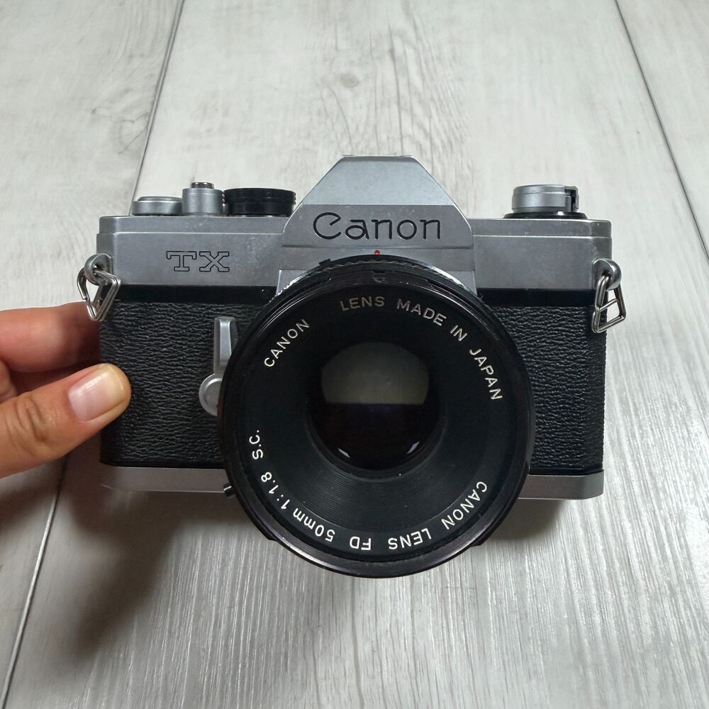 Canon TX 35mm SLR Film Camera with Canon FD 50mm f/1.8 Lens – Parts or Repair